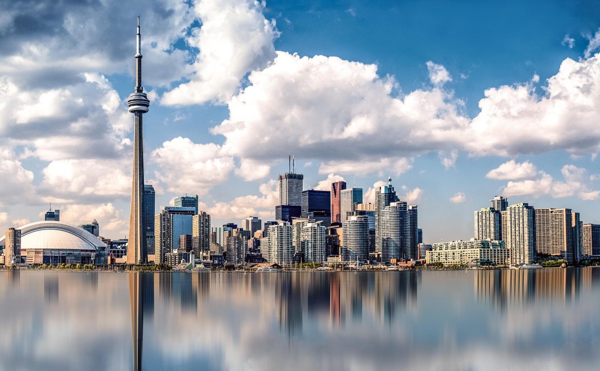 Ciudad de Toronto i su emblemática CN Tower