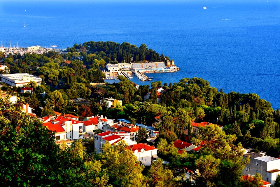 Vista aérea de la ciudad turística de Split (Croacia)