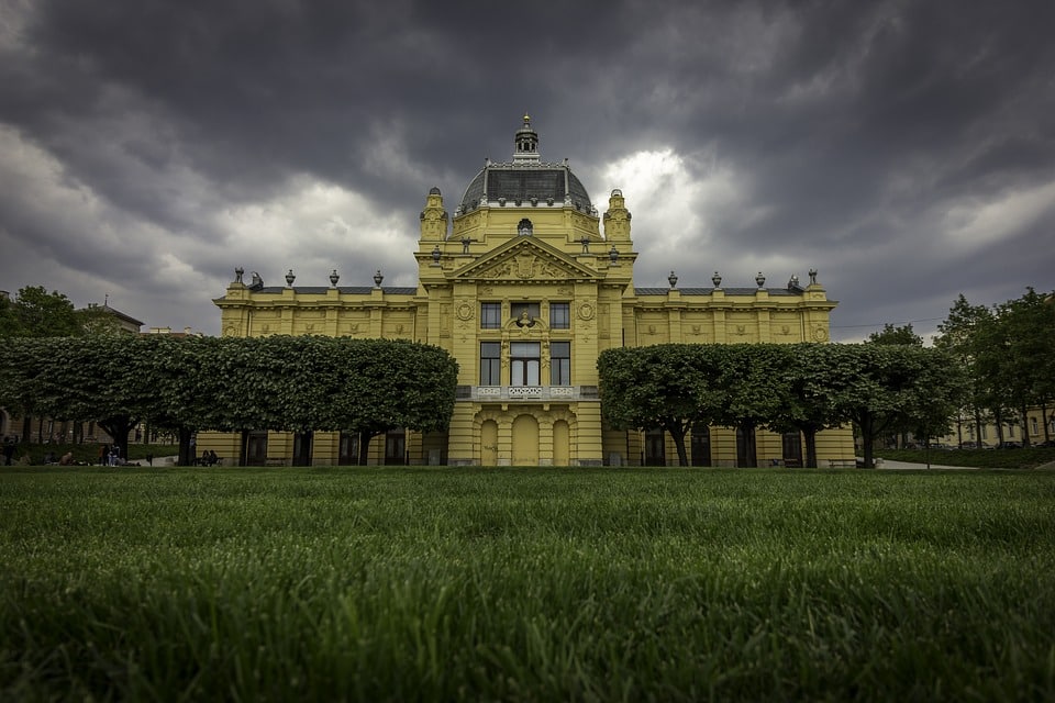 Edificio de la Fontana kralja Tomislava en Zagreb