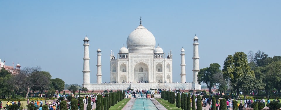 El Taj Mahal en Agra, es un impresionante mausoleo en honor a la difunta esposa del Shah Jahan