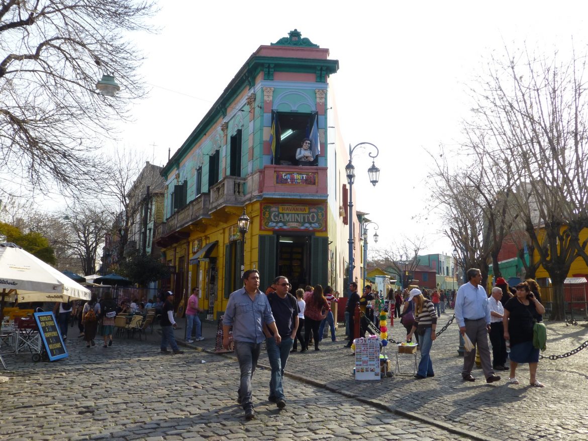 La calle museo Caminito de Buenos Aires, uno de los paseos más emblemáticos de la ciudad