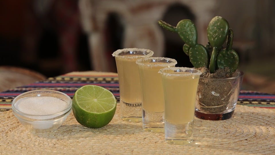 Tequila, lima y sal ! Un buen trago mejicano