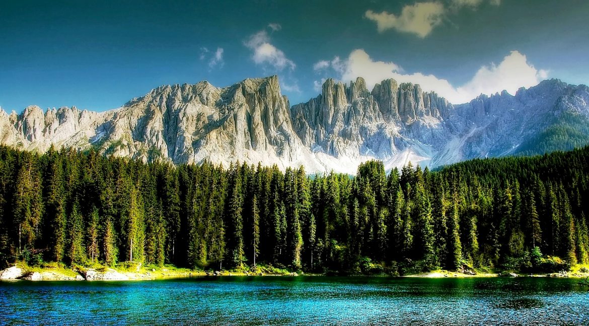 Panorámica de los Dolomitas en Italia