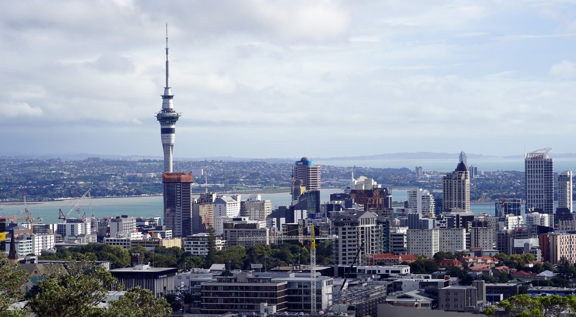 Panorámica de Auckland y la Sky Tower