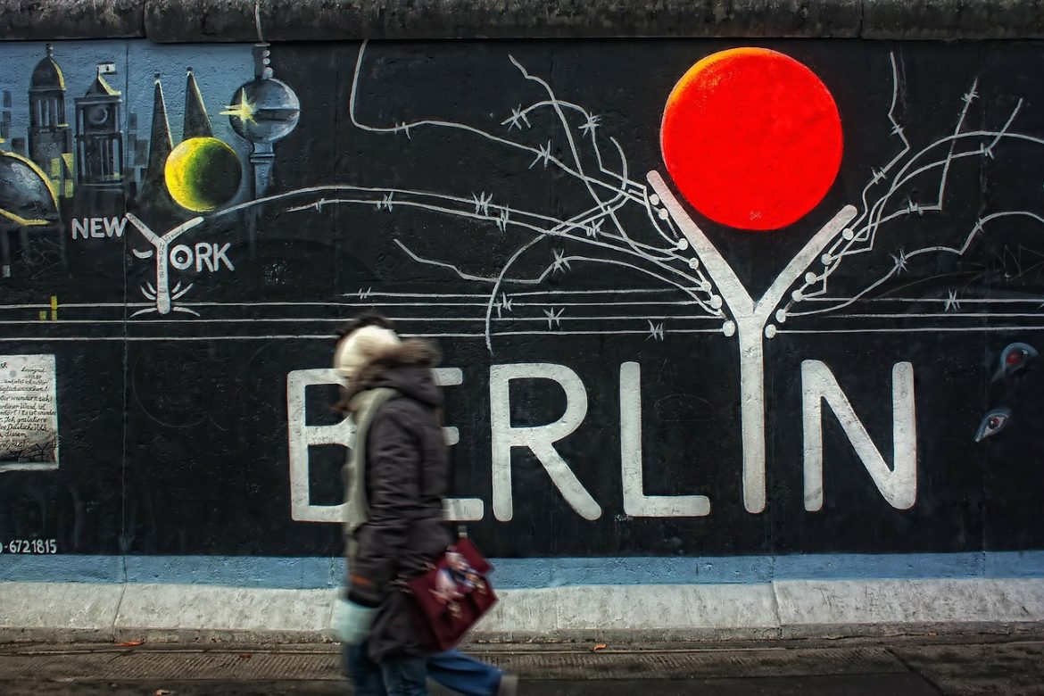 Murales y arte en la East Side Gallery del Muro de Berlín