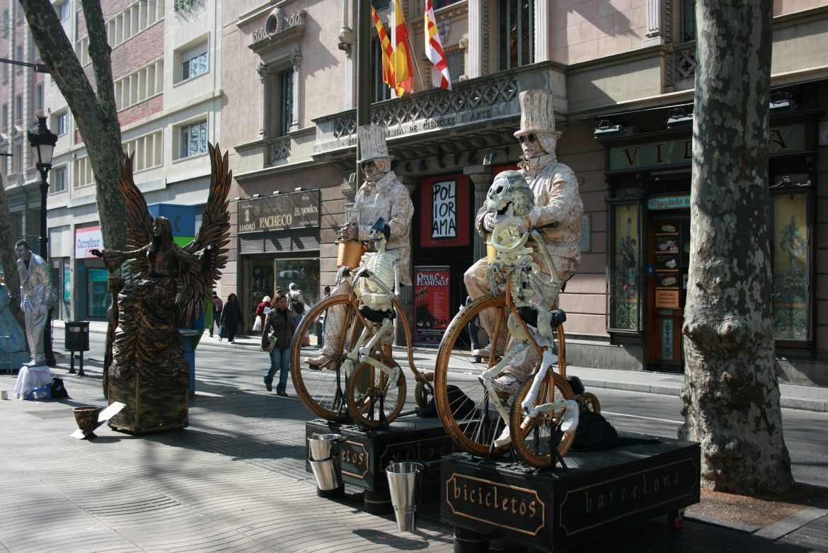 Las estatuas humanas de la Rambla de Barcelona