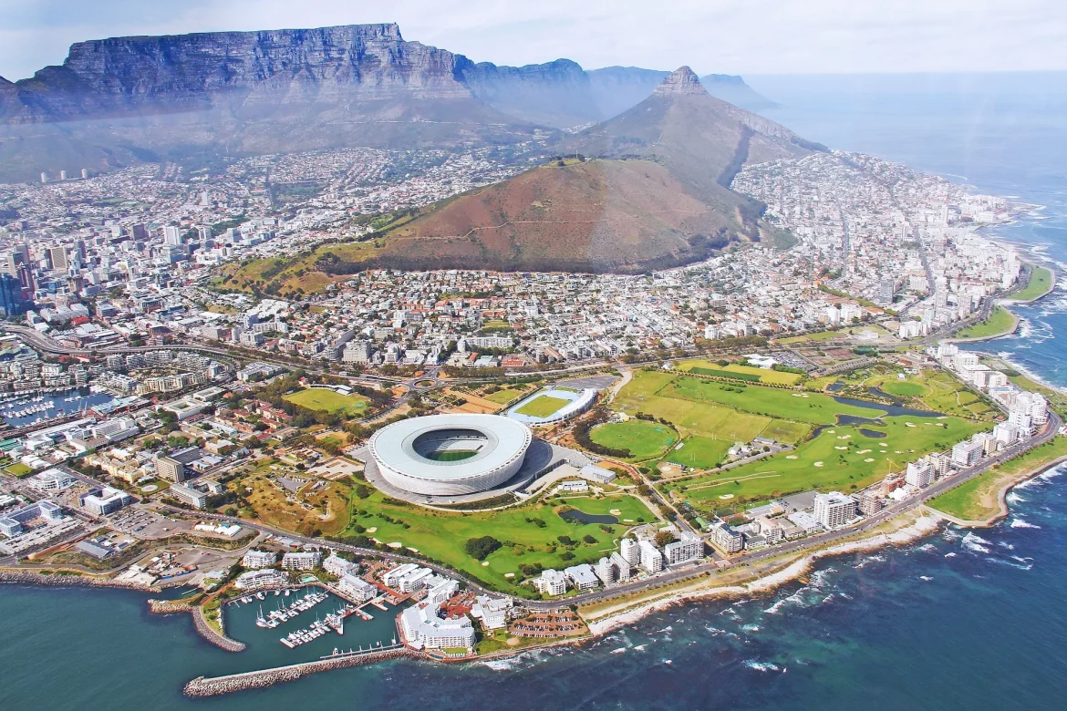 Panorámica aérea de Ciudad del Cabo y el estadio del mundial de fútbol 2010